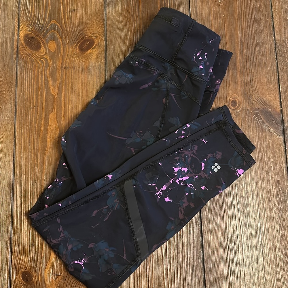 Sweaty Betty The Zero Gravity 7/8 Inch Legging - Picture 3 of 8